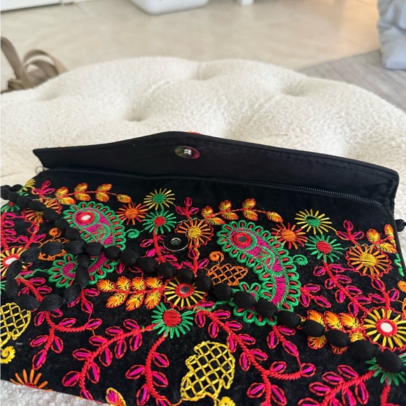 Embroidered Black Floral Envelope Clutch with Beaded Strap - Picture 3 of 3